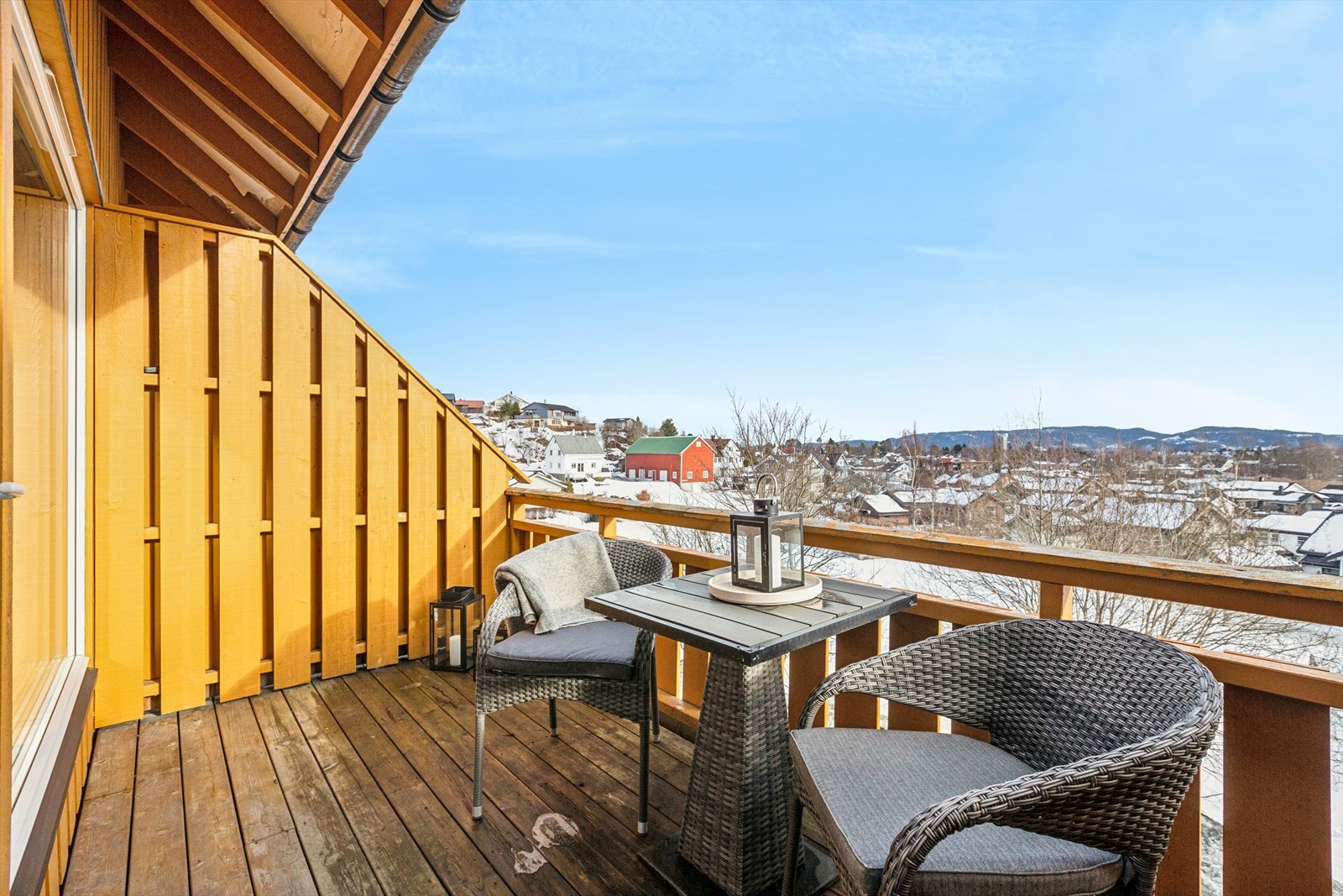 Fantastisk utsikt og ingen innsyn på balkongen. Galleribilde