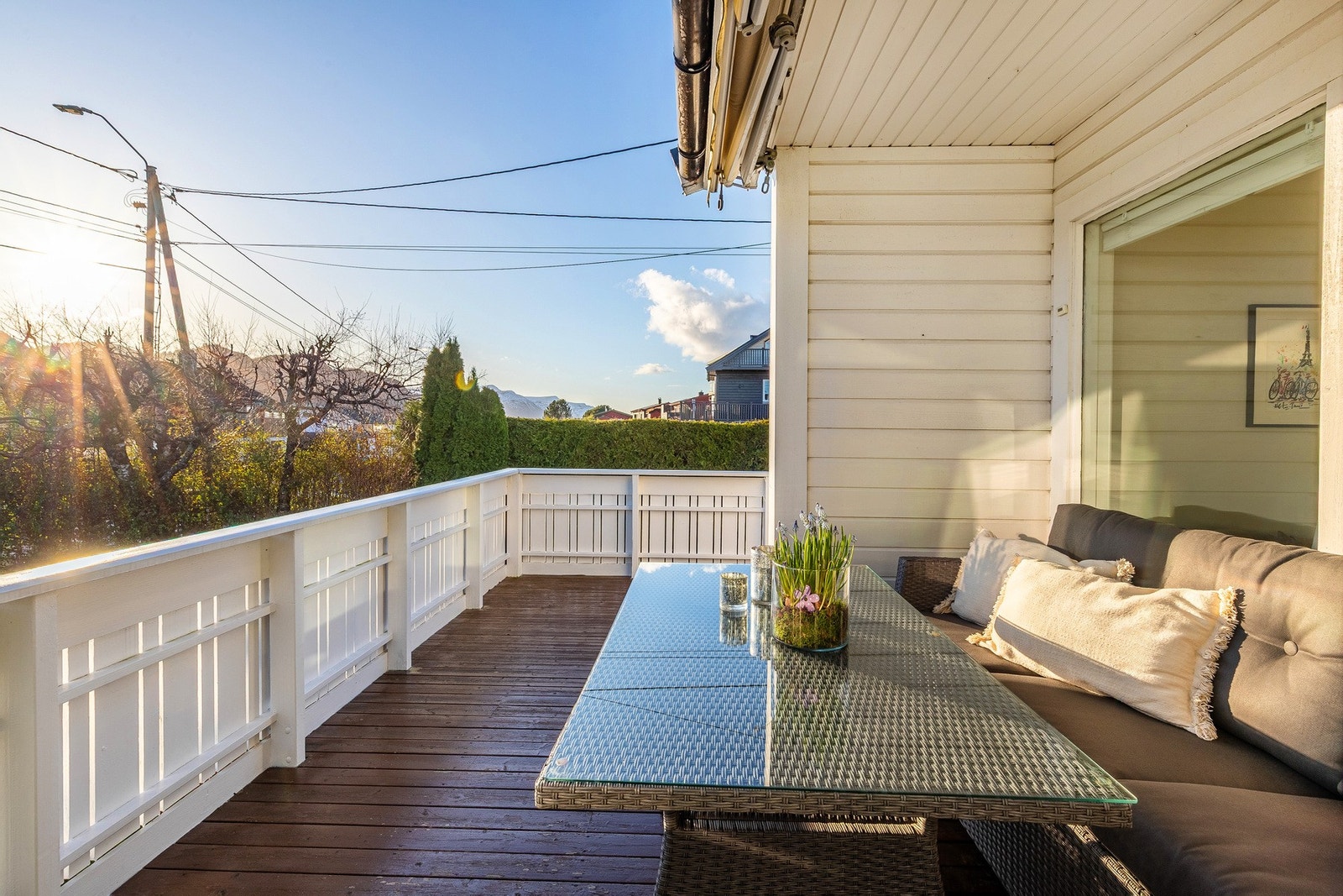 Her har du god plass til ønsket utemøblement. Galleribilde