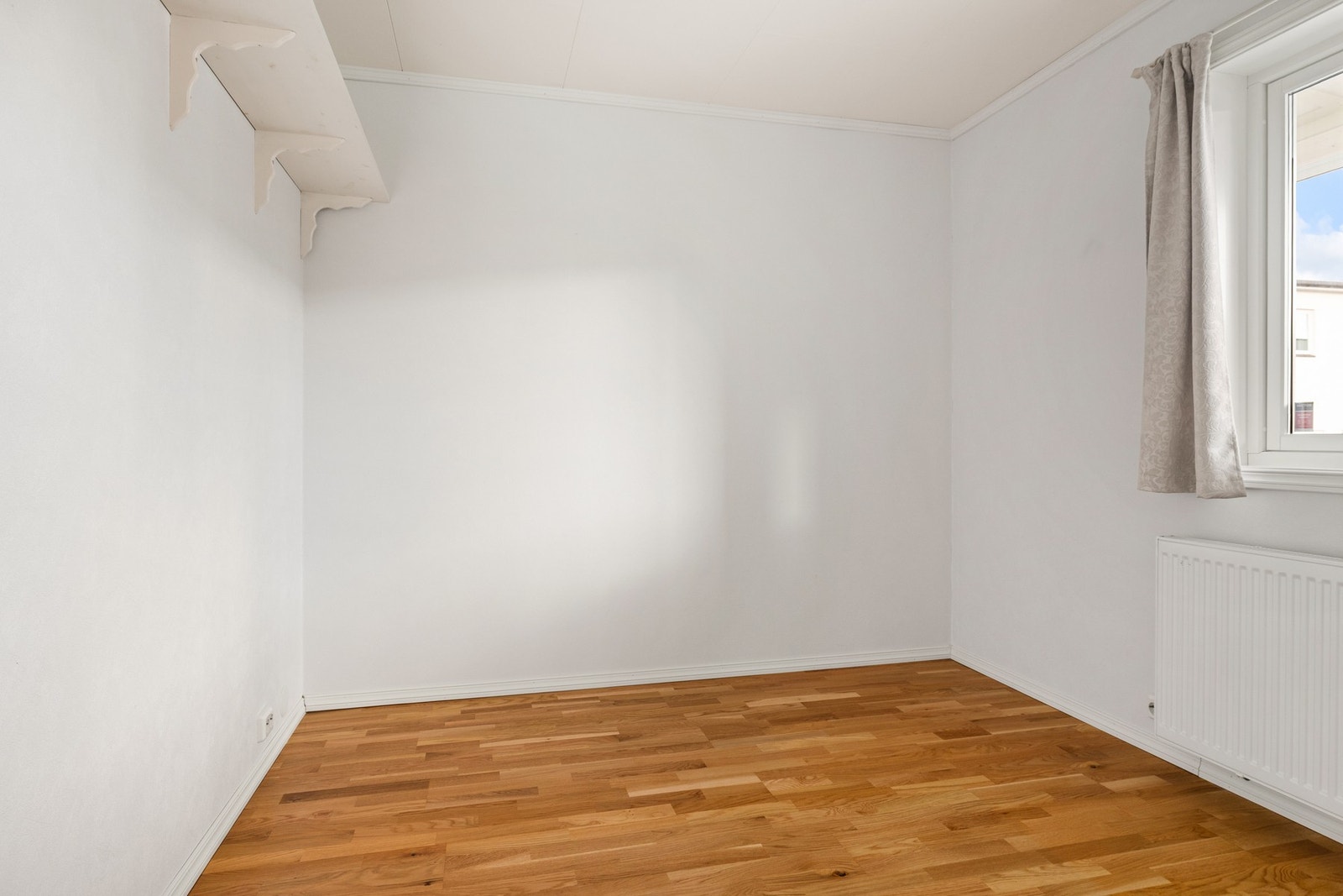 Soverom 2 med plass til tilhørende møblement Galleribilde