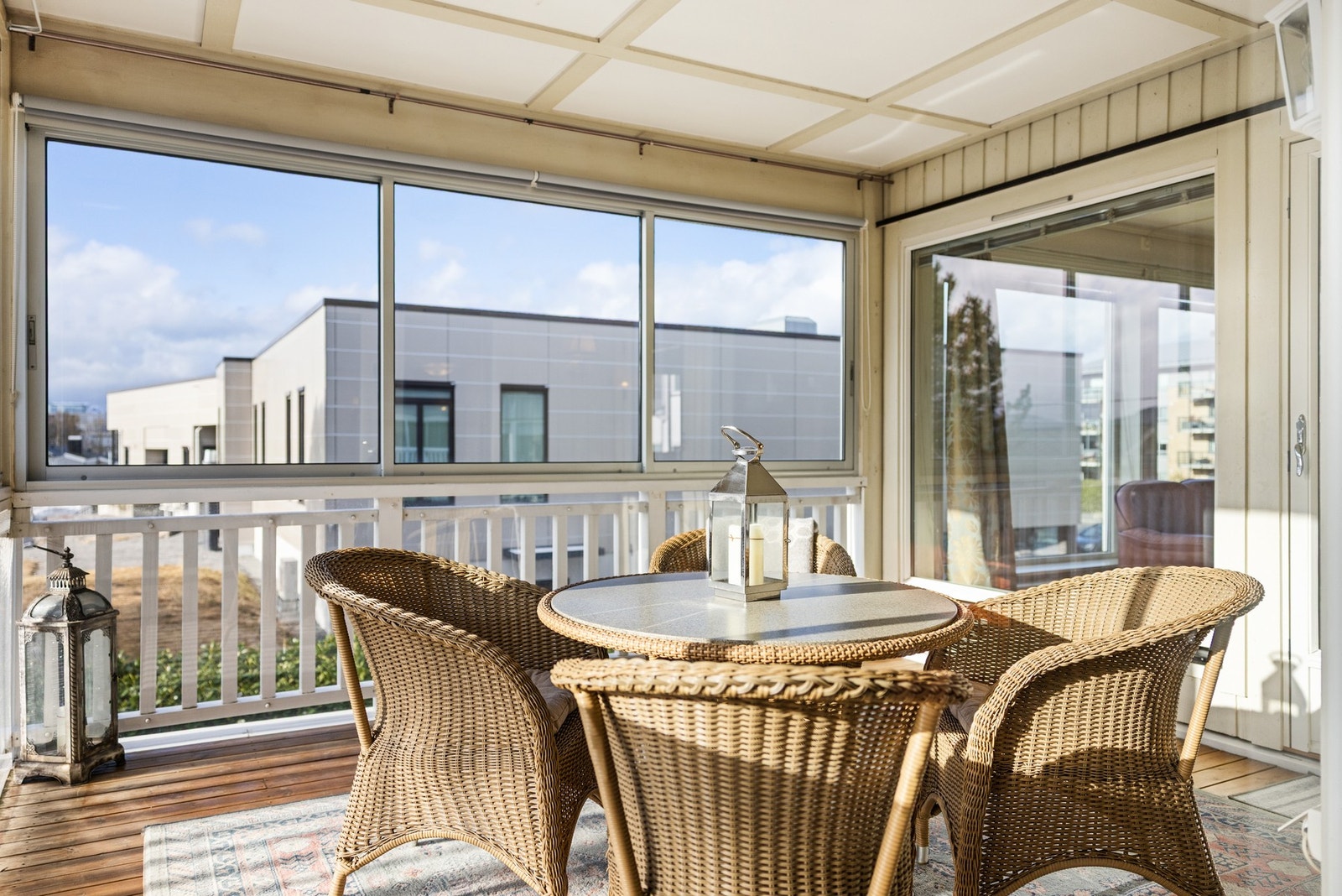 God plass til utendørsmøblement Galleribilde