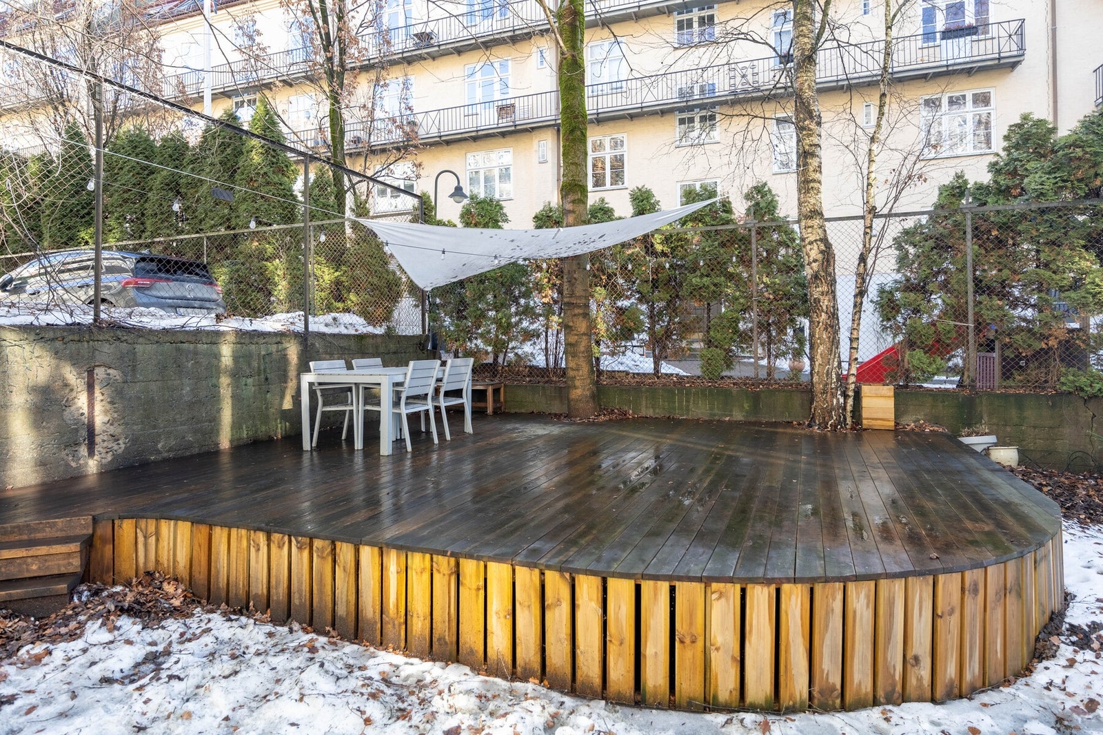 Koselig felles bakgård. Galleribilde