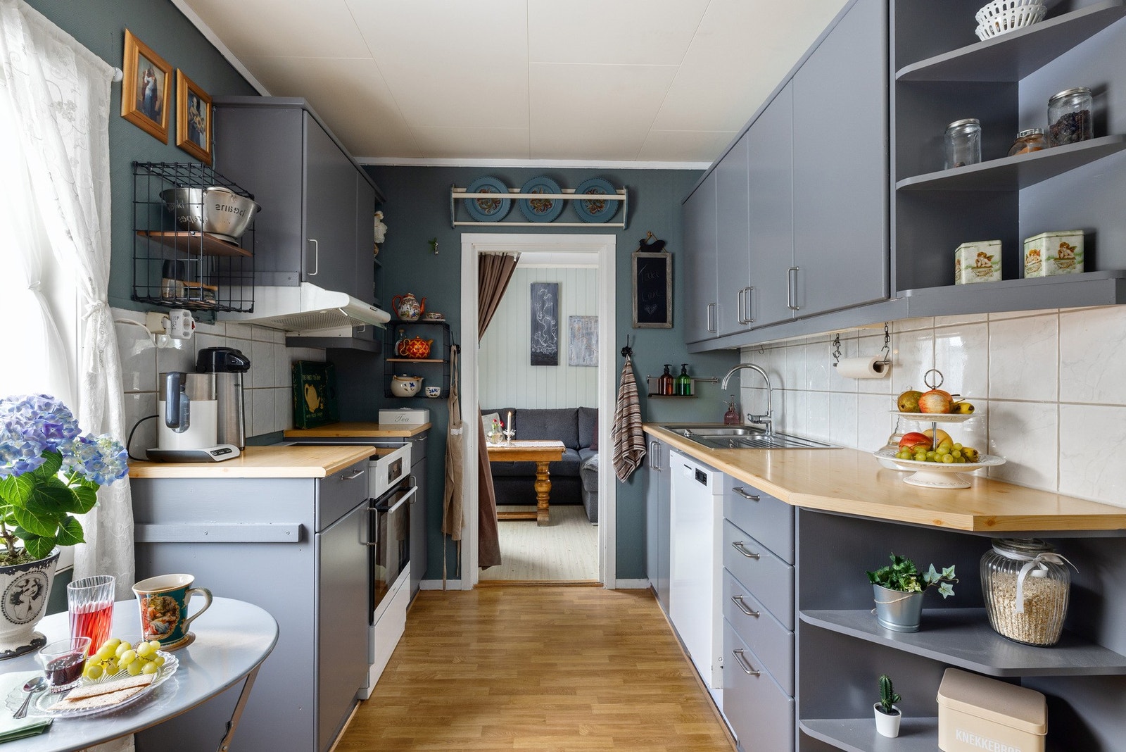 Kjøkken i eget rom. Galleribilde