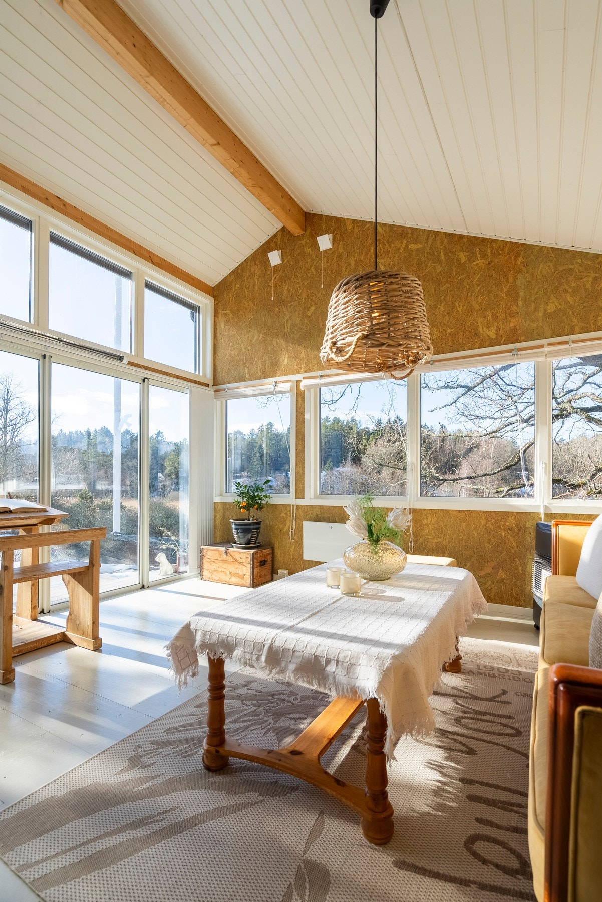 Legg merke til den høye himlingen Galleribilde