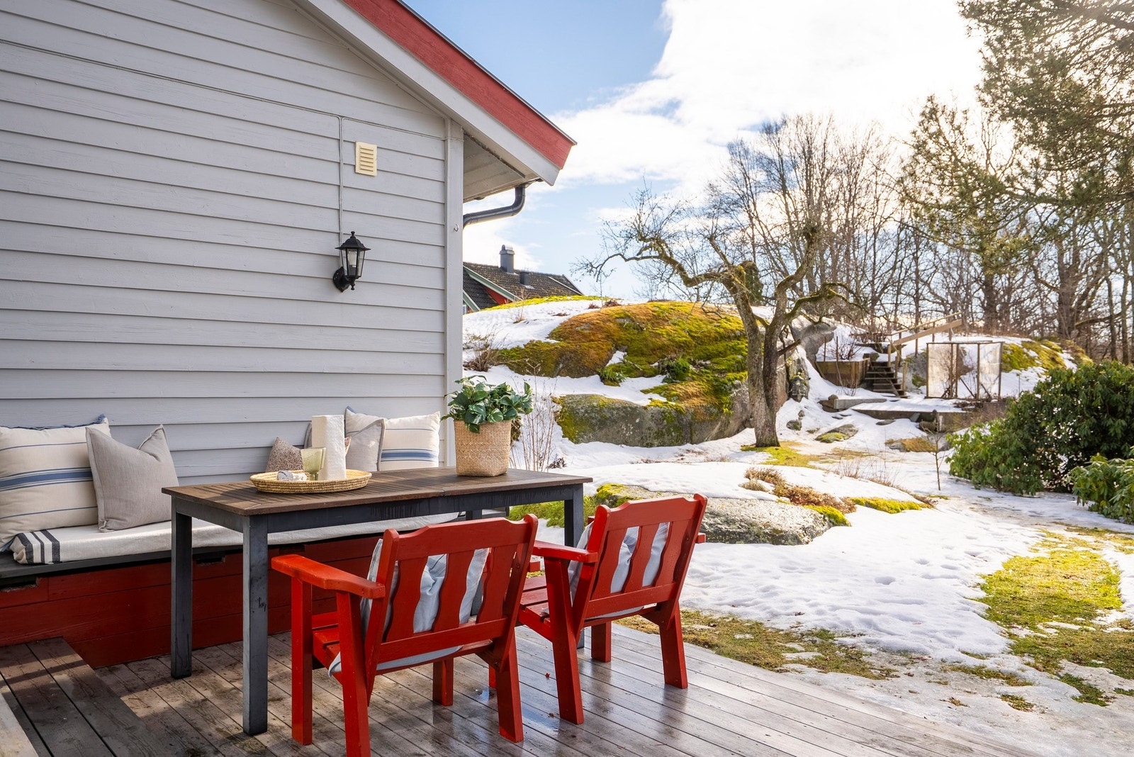 Her finner du uteområder som passer til enhver anledning - enten du ønsker rolige stunder i solen eller sosiale sammenkomster med familie og venner Galleribilde
