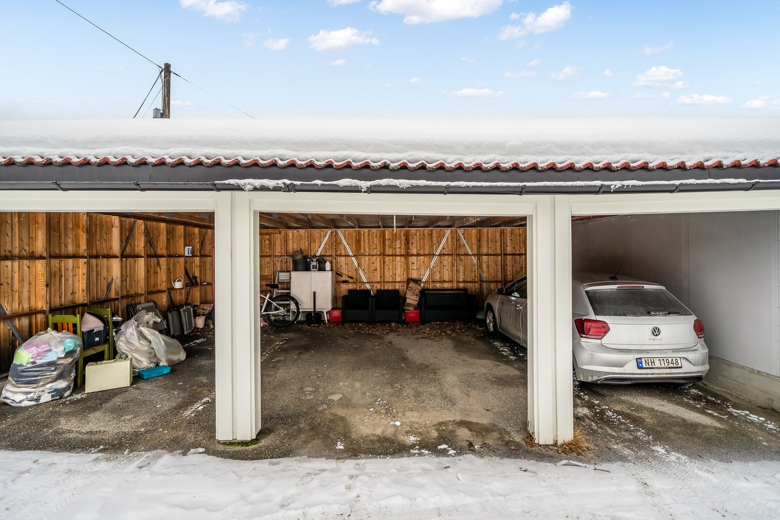Tilhørende carport. Galleribilde