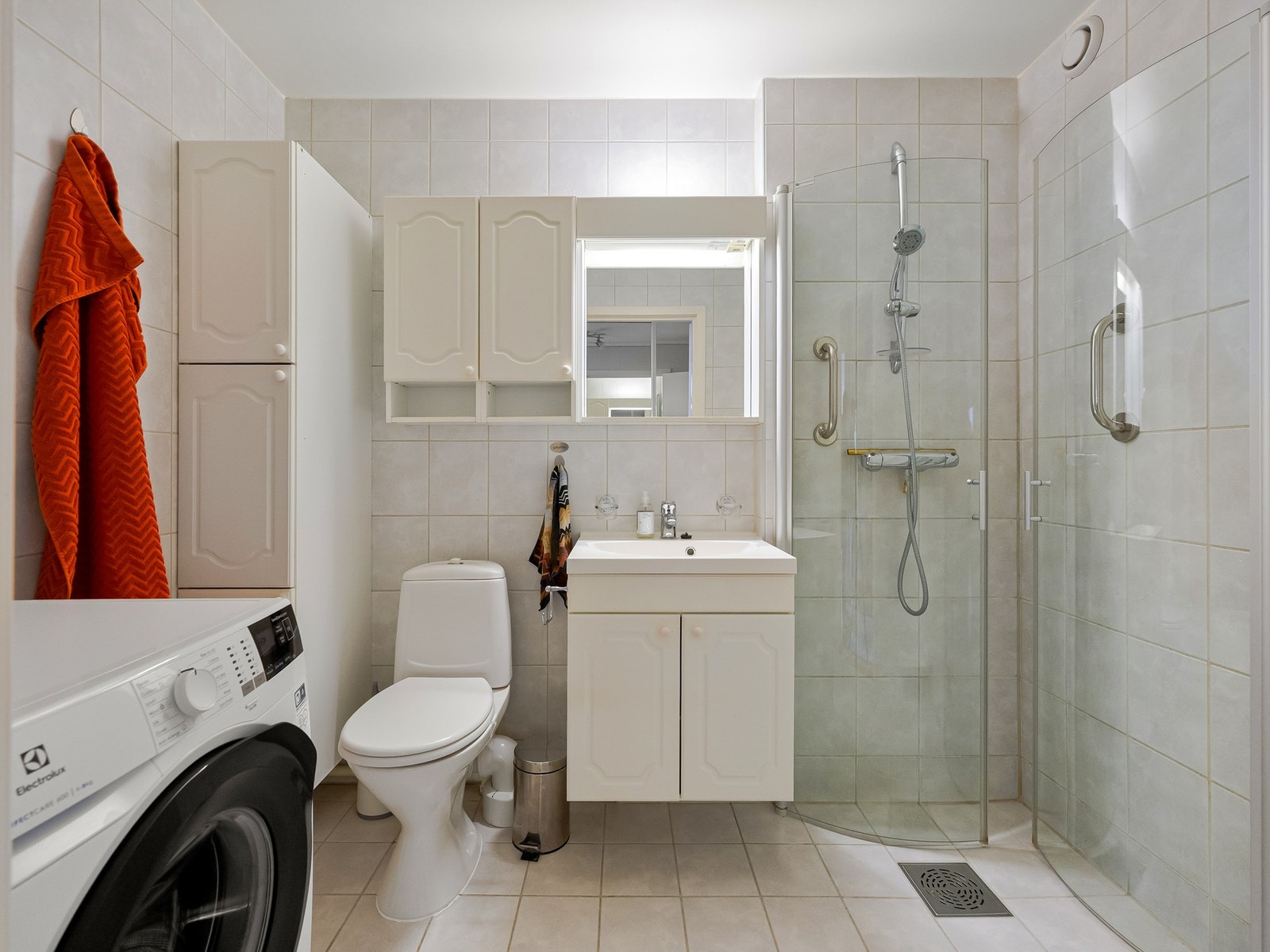 Fra gangen beveger vi oss inn til baderommet. Galleribilde