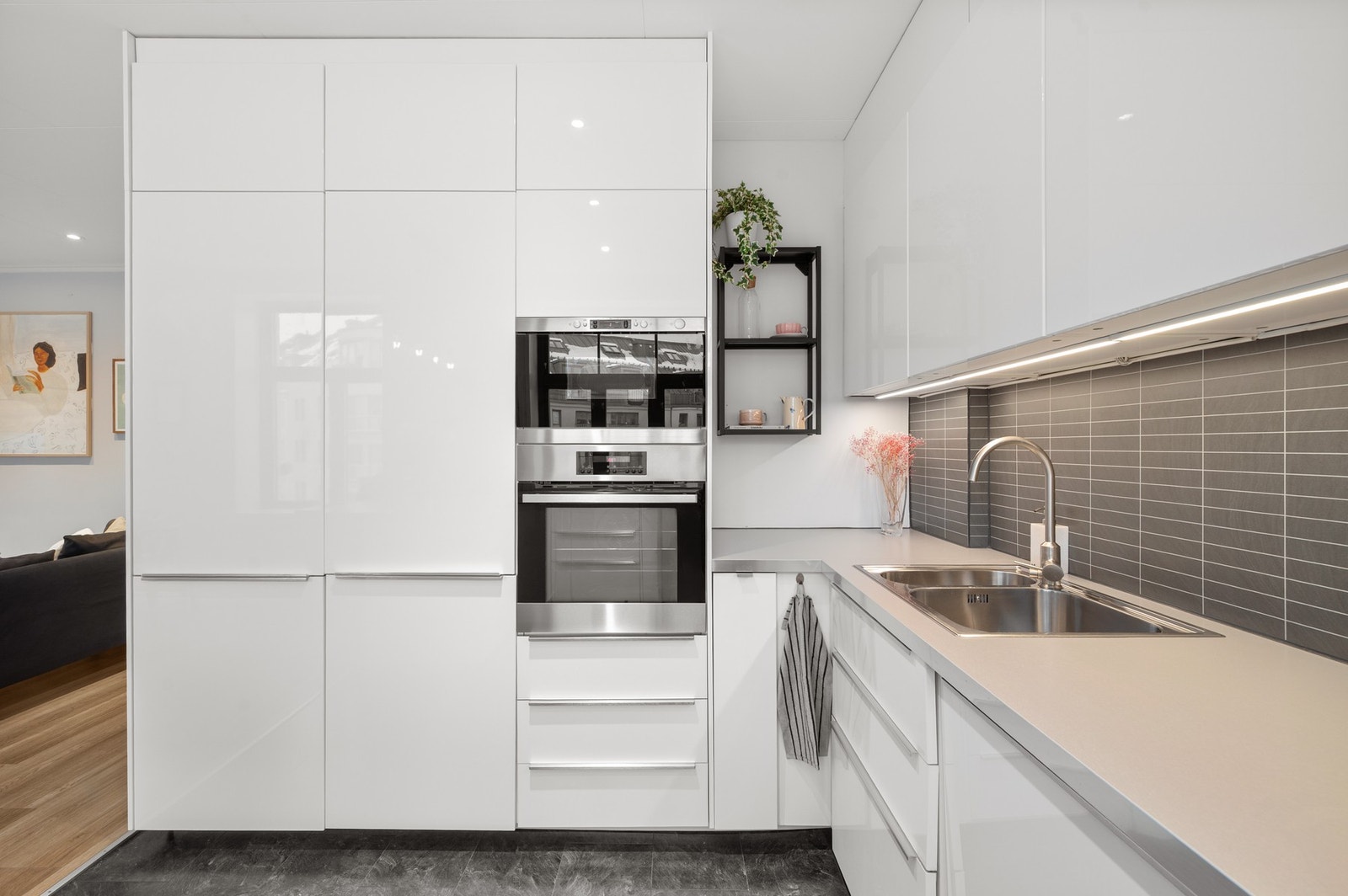 Kjøkkenet fremstår velholdt og er av takstmann vurdert til tilstandsgrad 1 (TG1). Galleribilde