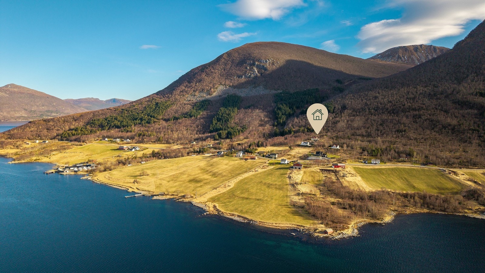 Dronebilde av nærområdet i Vestrefjorden Galleribilde