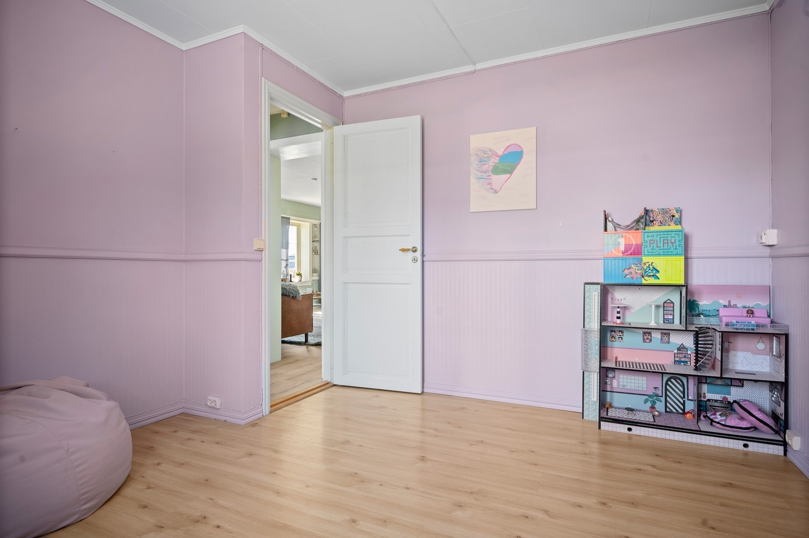 I 1. etasje er det 2 soveorm - begge har god størrelse. Galleribilde