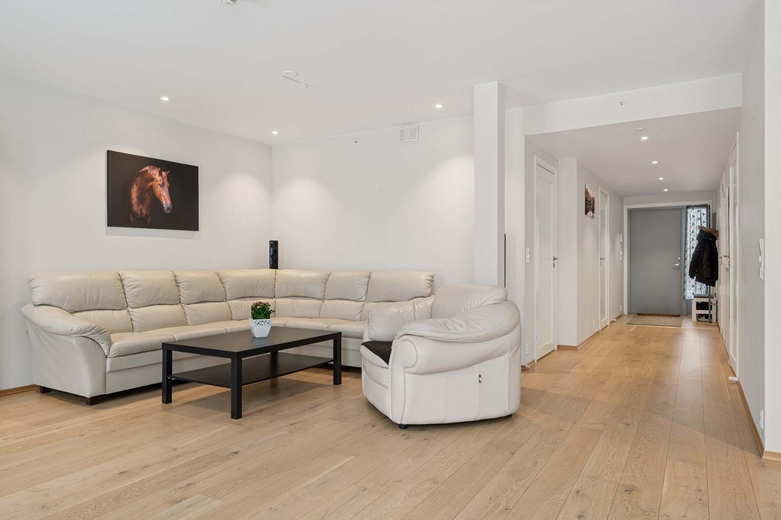 Balansert ventilasjon med varmegjenvinning sørger for et godt og behagelig inneklima året rundt. Galleribilde