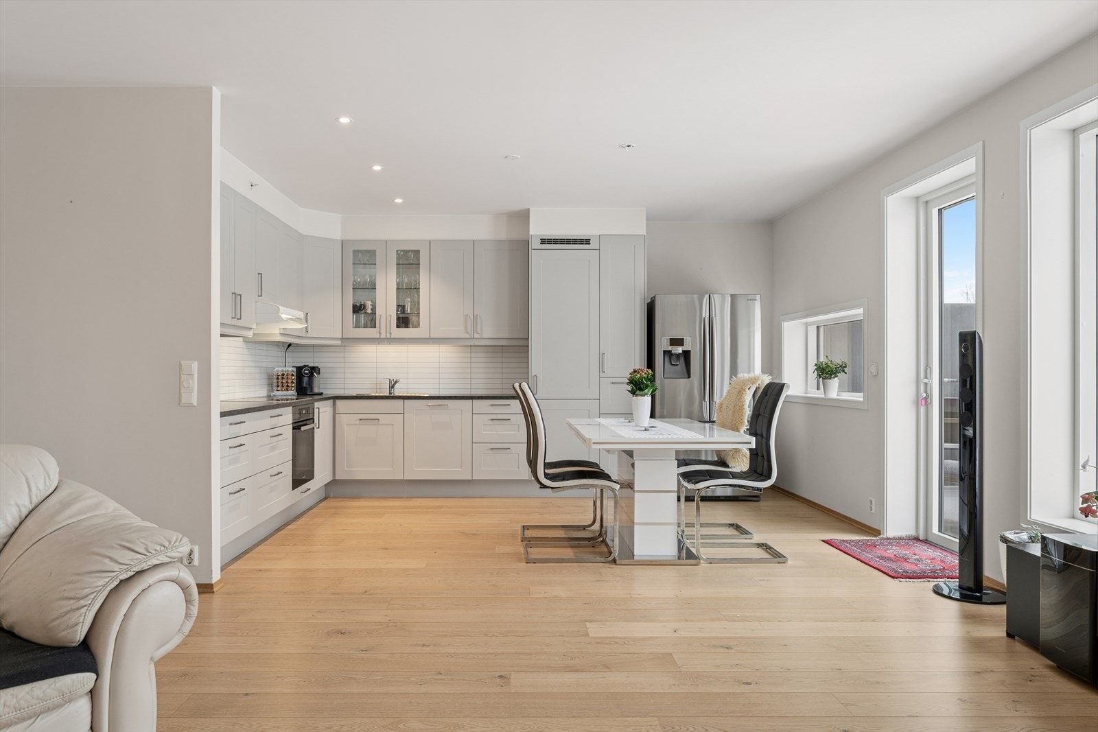 Spisegruppen tar plass i egen sone og inviterer til sosiale og hyggelige måltider med kjente og kjære. Galleribilde