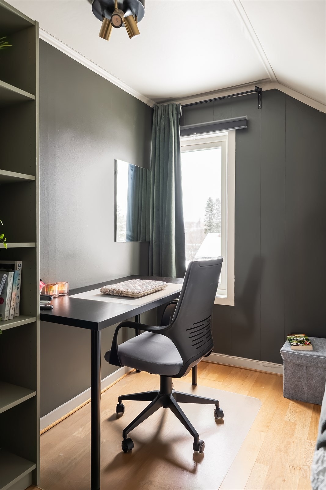 Her kan man enkelt innrede med både seng og kontorløsning. Galleribilde