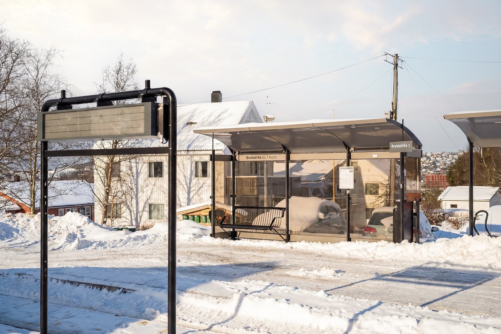 Her bor man sentralt med umiddelbar nærhet til kollektivforbindelser. Fra leiligheten er det kort vei til St.Olavs og NTNU Gløshaugen. Galleribilde