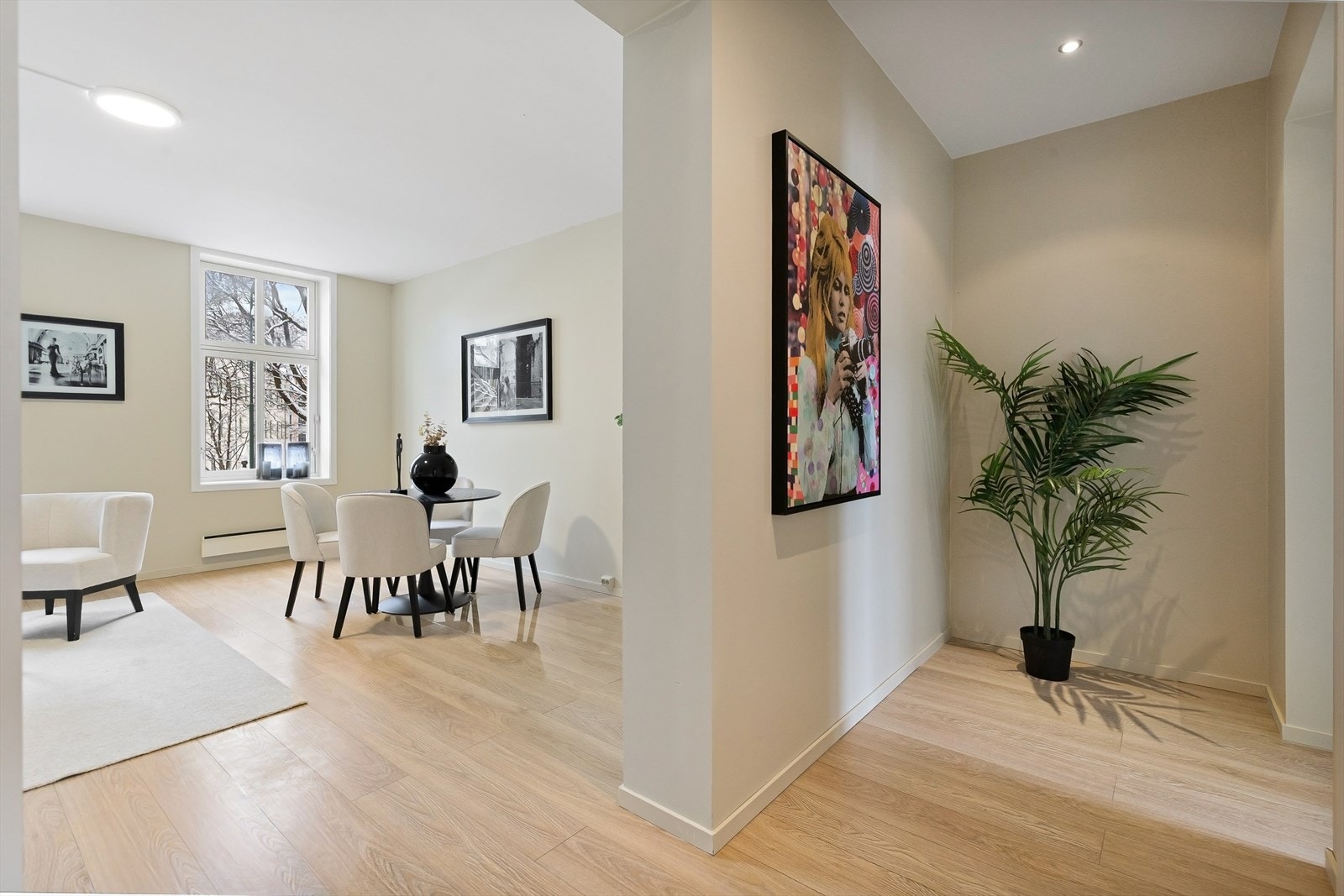 Leiligheten inneholder entré, bad, kjøkken, stue og soverom. Galleribilde