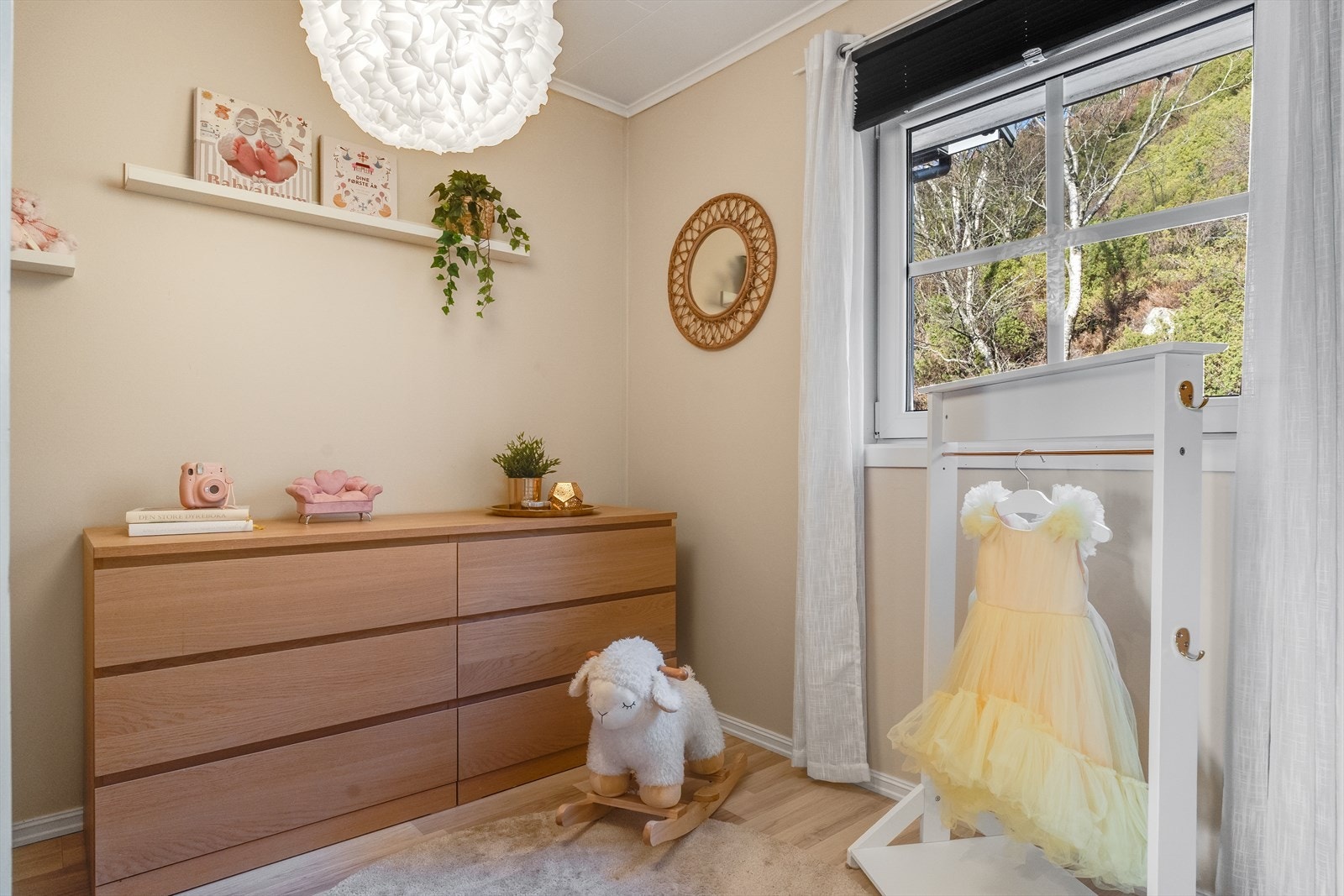 Her er det rom for både lek og smarte oppbevaringsmuligheter. Galleribilde