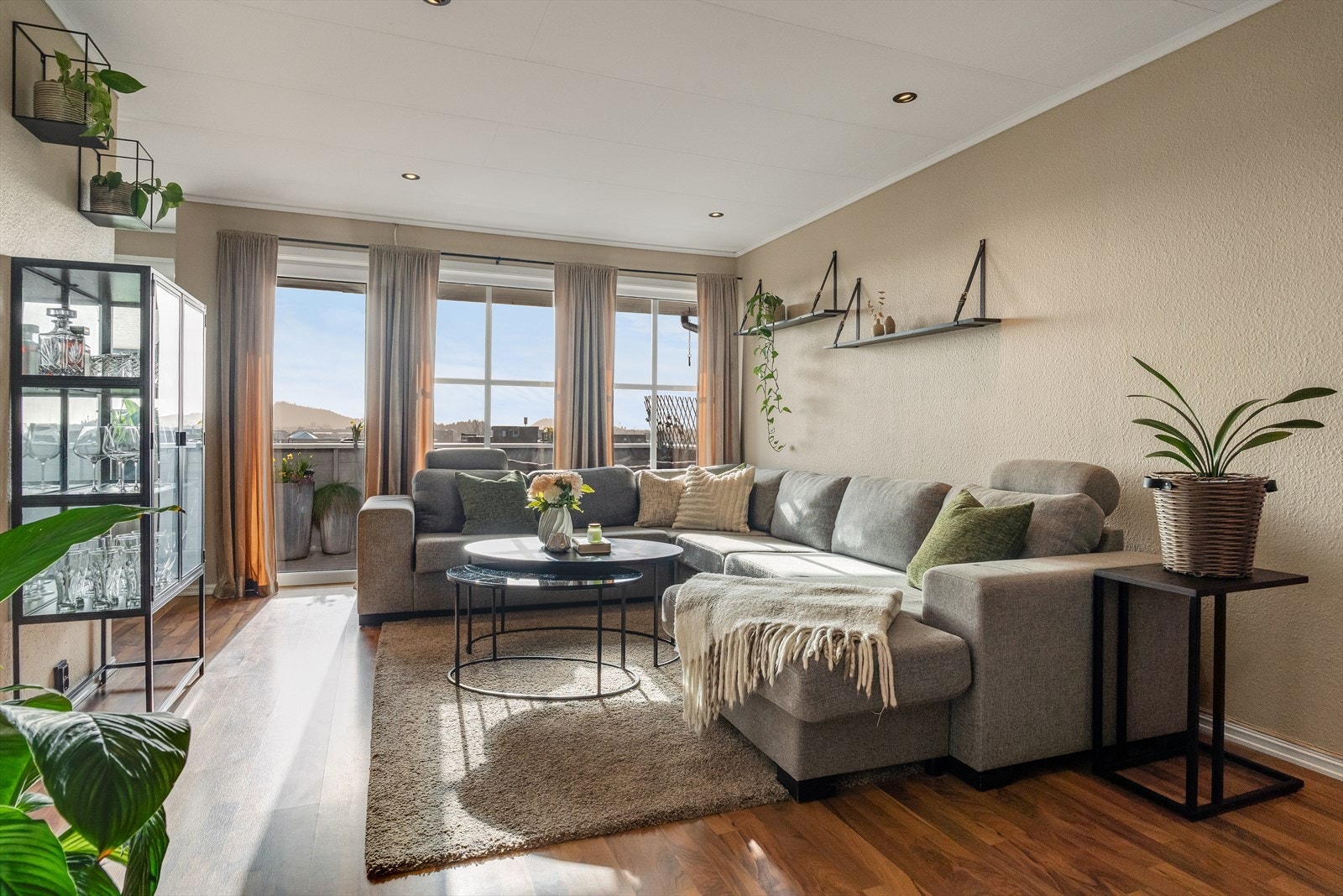 Velkommen til Barkvegen 24 - presentert av eiendomsmegler Alexander Kvalevaag Skree v/ Aktiv Eiendomsmegling!
Foto: Mari Staveland Galleribilde