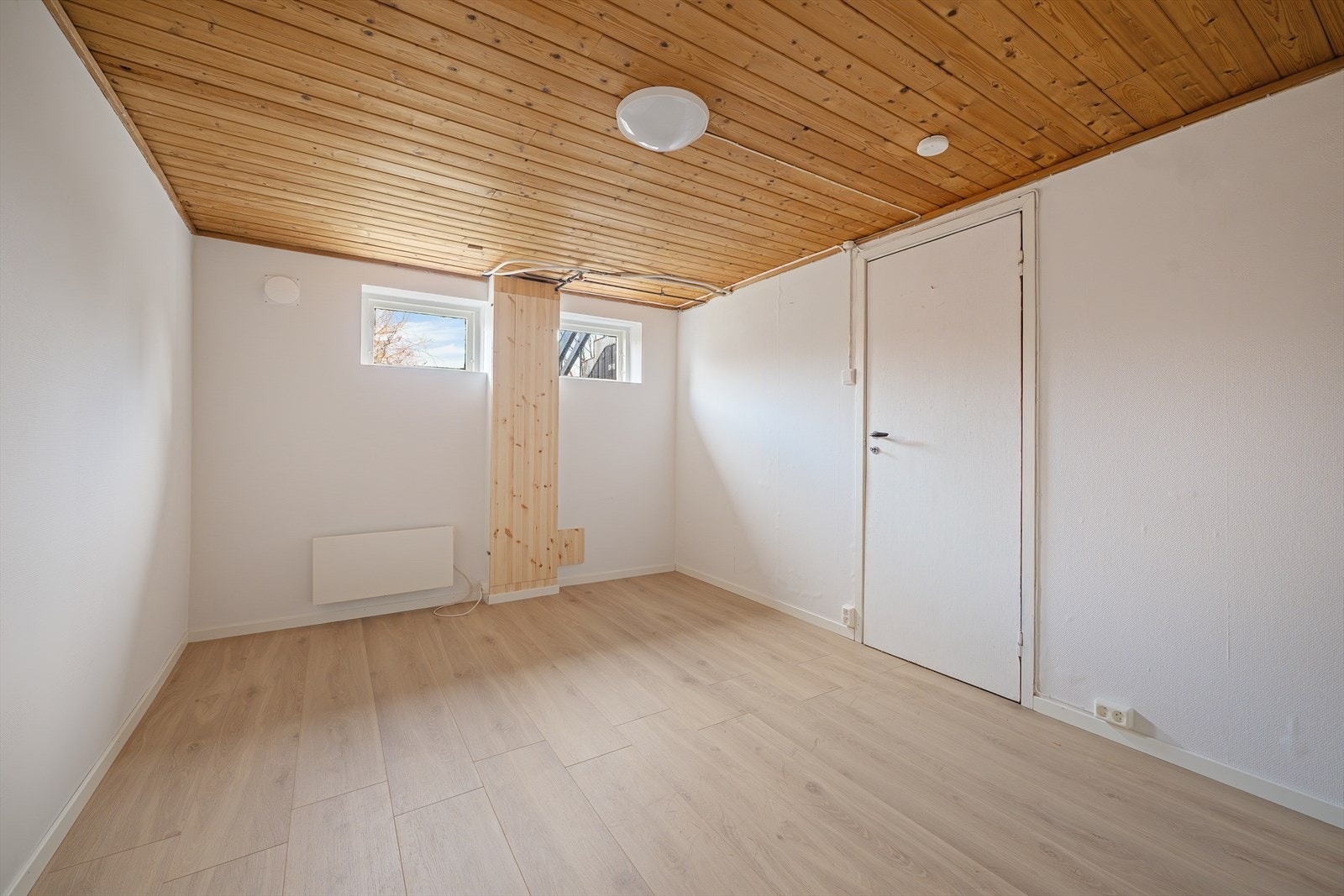 Rom/bod i kjeller benyttet til kjellerstue (ikke byggemeldt) Galleribilde