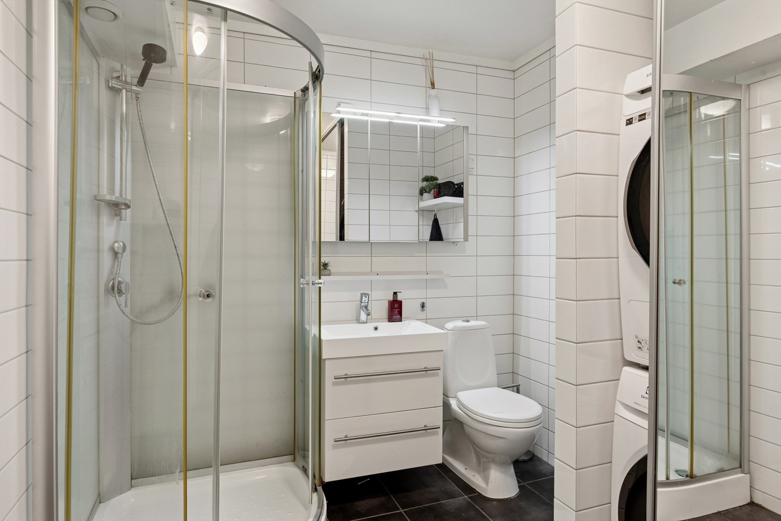 Flislagt bad 1. etasje. Galleribilde