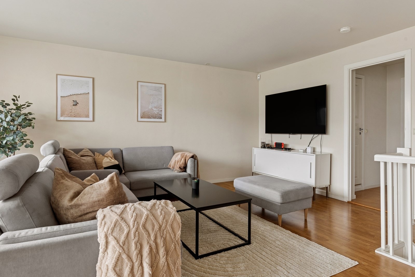 Stor stue i 2. etasje. Galleribilde