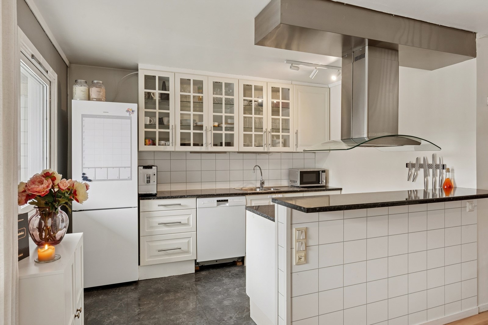 Gode arbeidsforhold på kjøkkenet, varmekabler. Galleribilde