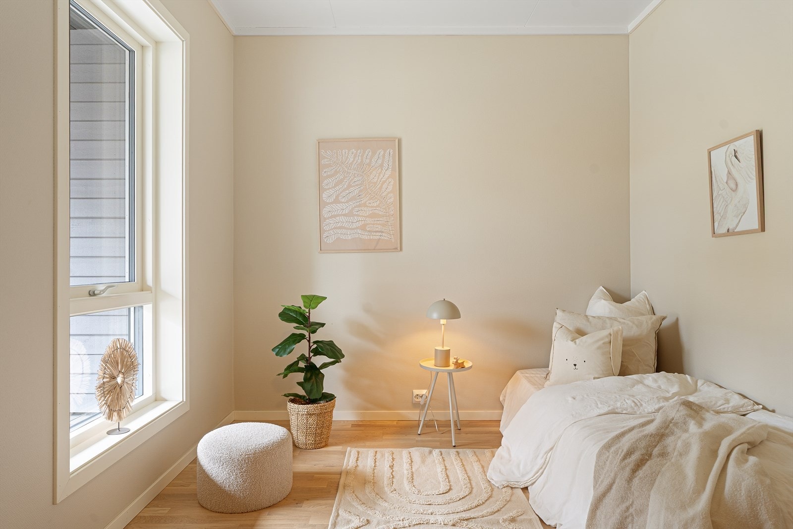 Soverom nr. 2 egner seg fint som barnerom, kontor eller gjesterom. Galleribilde