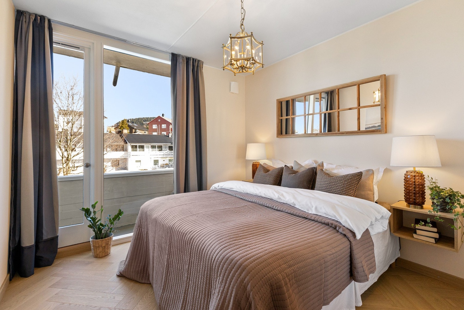 Hovedsoverom med utgang til balkong Galleribilde