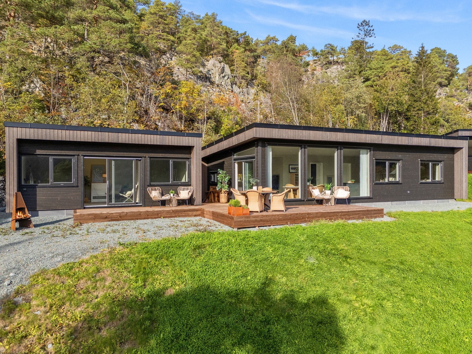 Særdeles lun og solrik plassering innerst i hyttefeltet Galleribilde