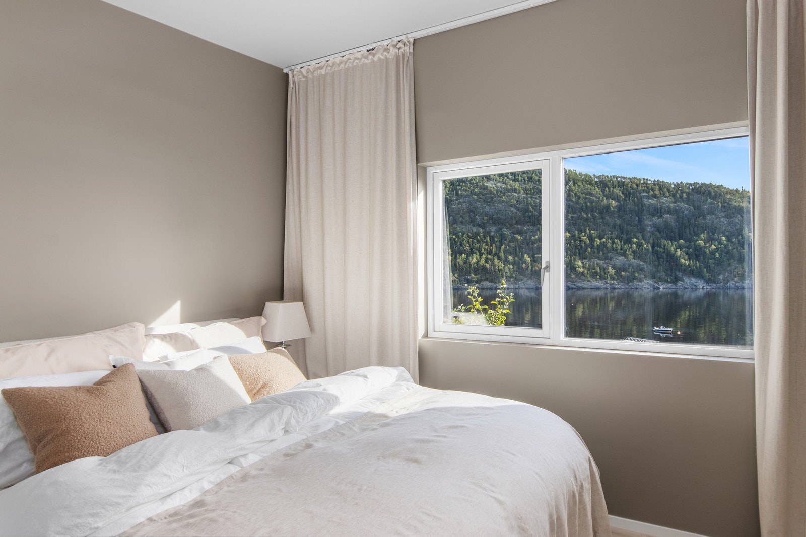 Soverom. Galleribilde