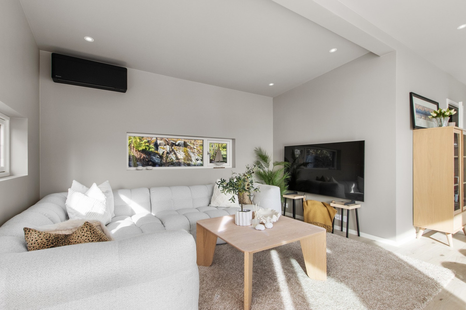 Stue - installert varmepumpe for effektiv varme og kjøling på varme sommerdager. Galleribilde