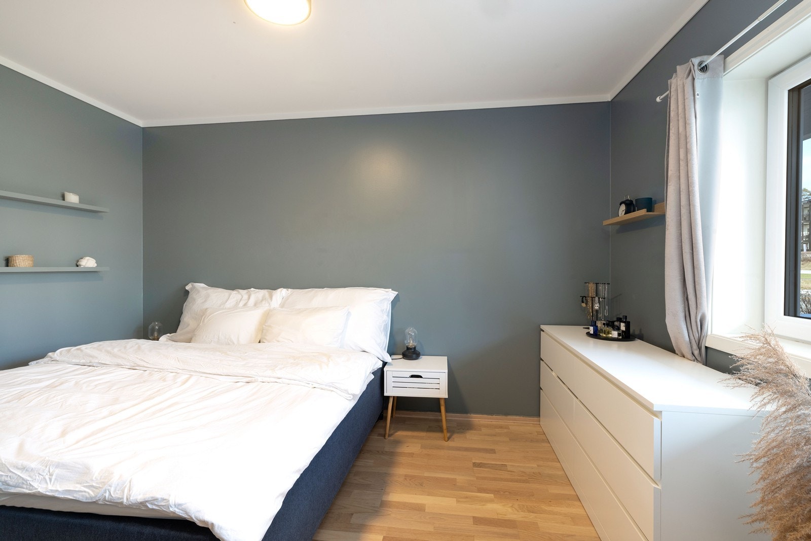 Romslig hovedsoverom på ca. 10,6kvm. Galleribilde