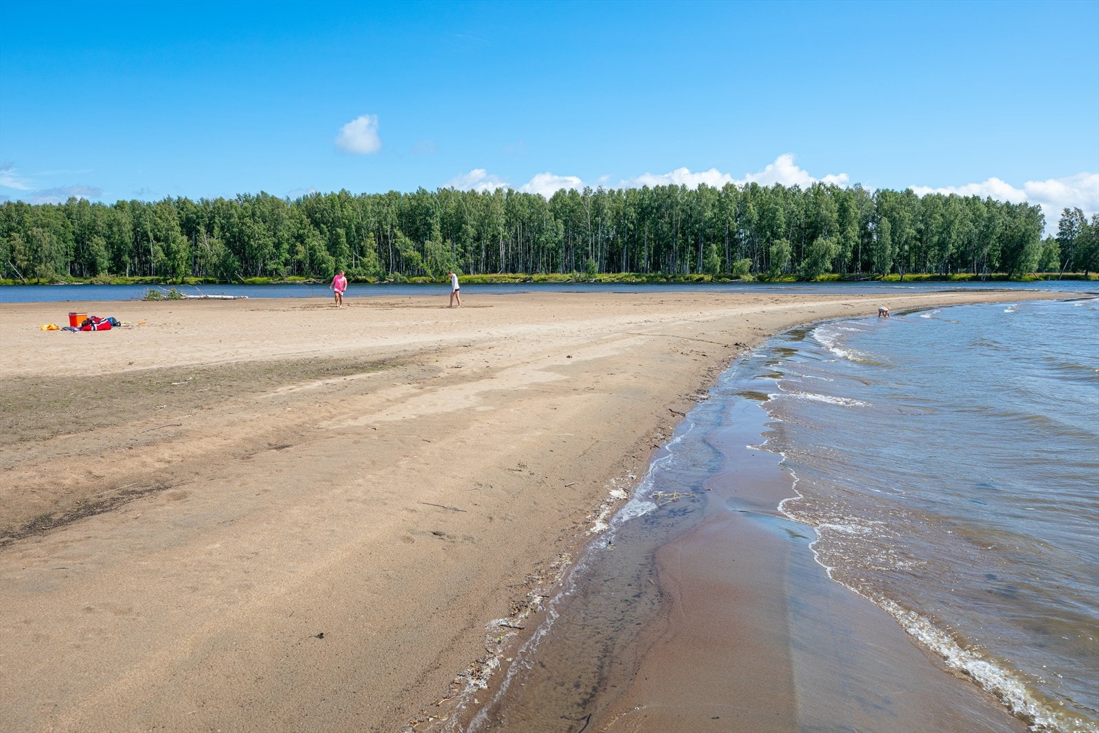 Fin sandstrand langs Glommas bredd. Galleribilde