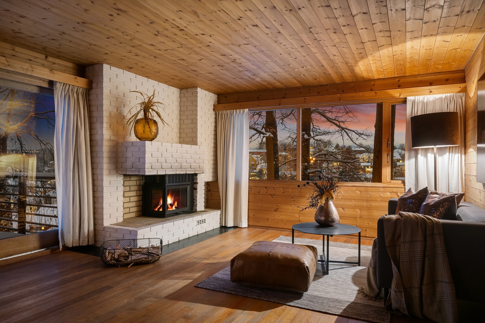 Stemningsfulle kvelder med fyr i peisen. Galleribilde