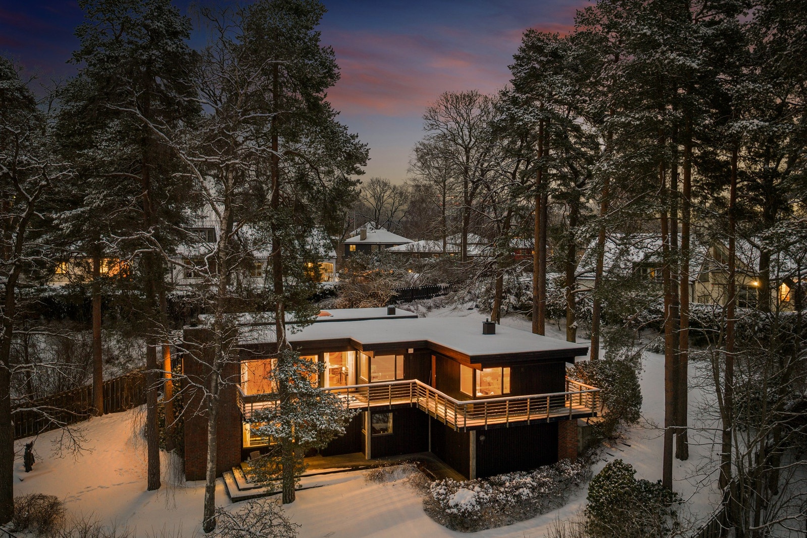 Arkitekturen legger vekt på lys, rom og visuelle forbindelser. Galleribilde