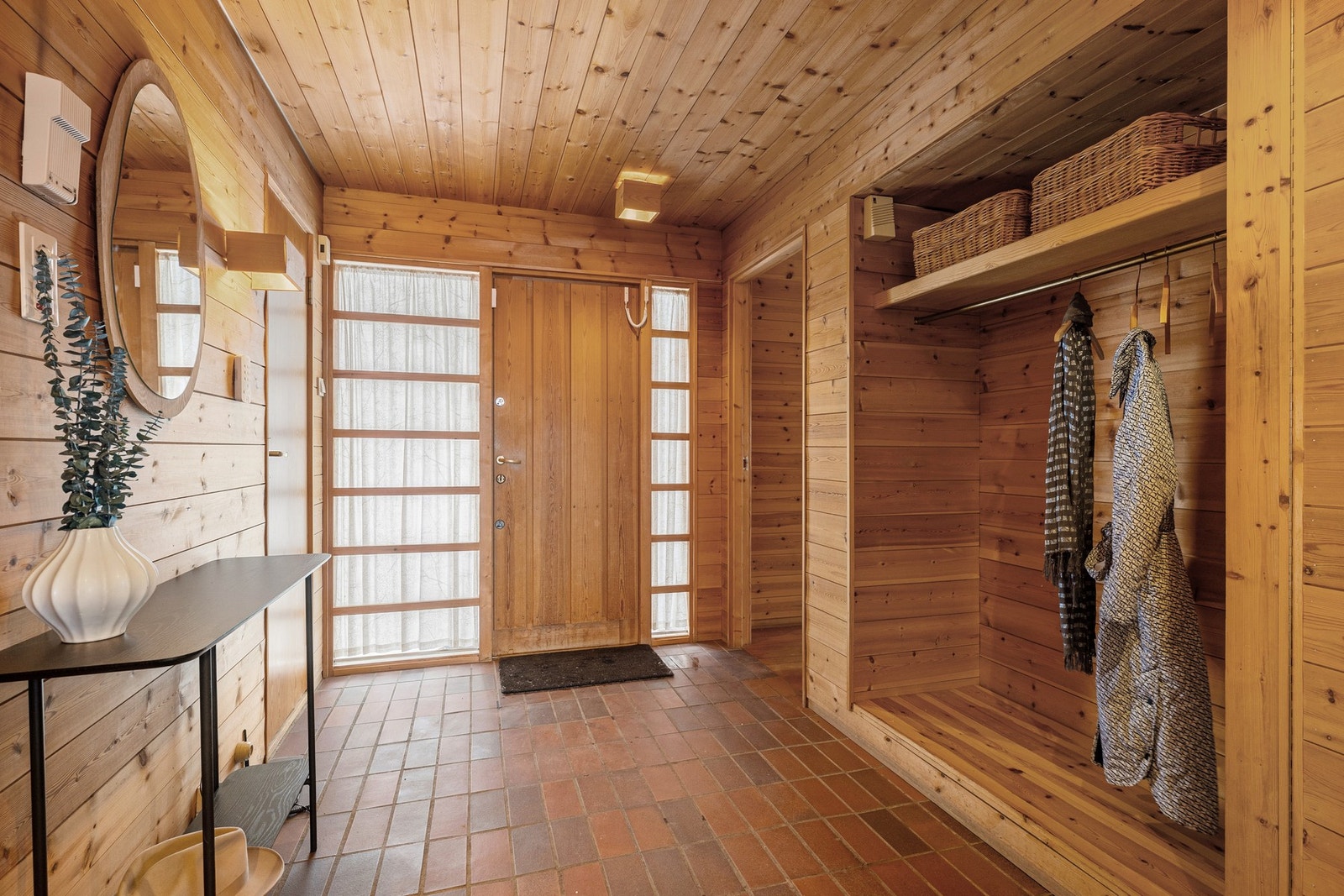 Meget romslig entré Galleribilde