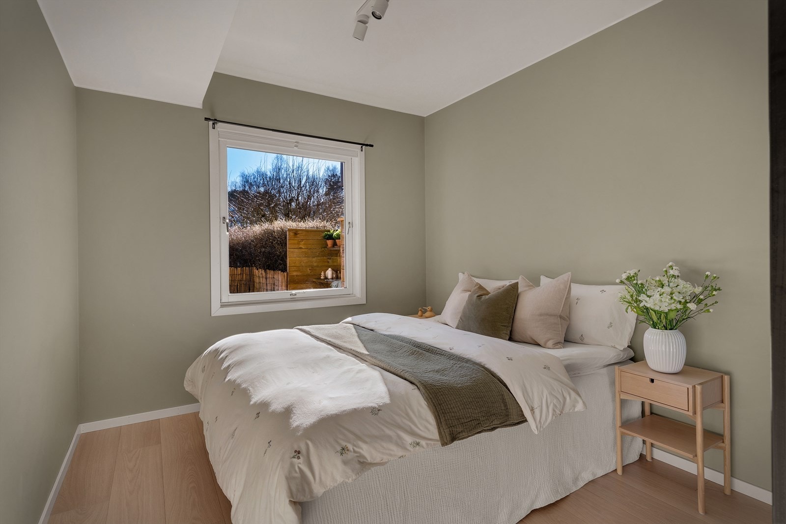 -Boligen har et lekkert soverom som måler 9,8m² - Galleribilde