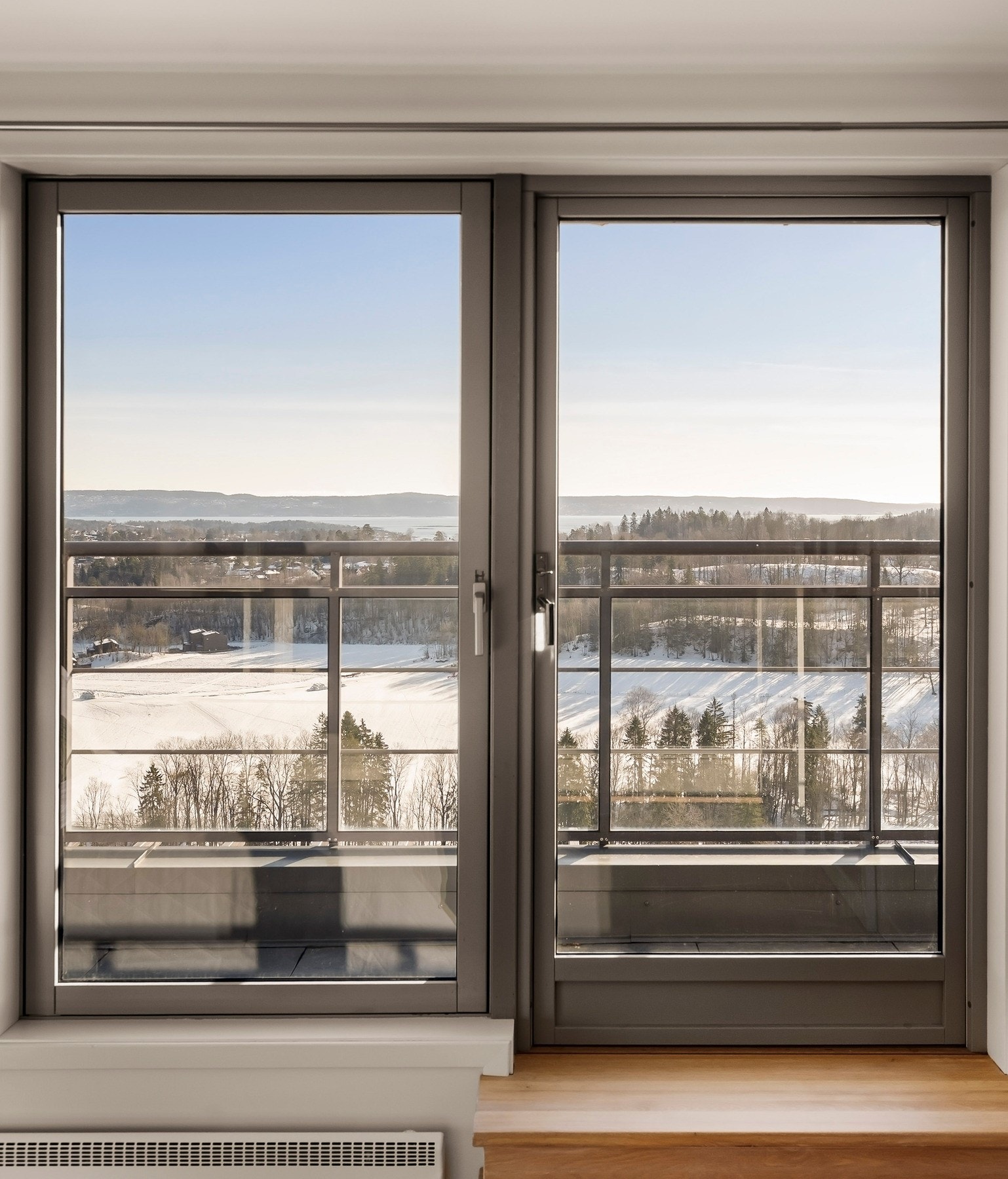 Fra hovedsoverommet er det direkte adkomst til eget bad og takterrassen. Galleribilde