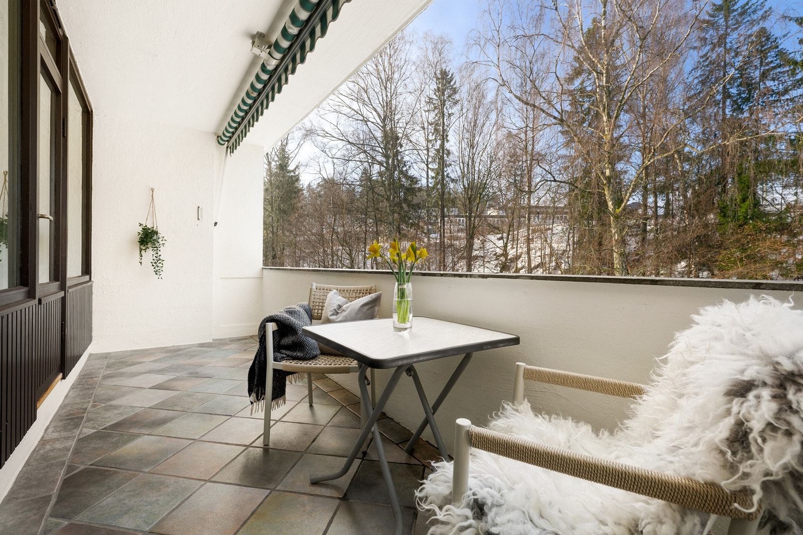 Velkommen til Aslakveien 35, presentert av Vegar Giæver v/ EIE eiendomsmegling Røa, Skøyen og Ullern. Foto: Arne Schram. Galleribilde