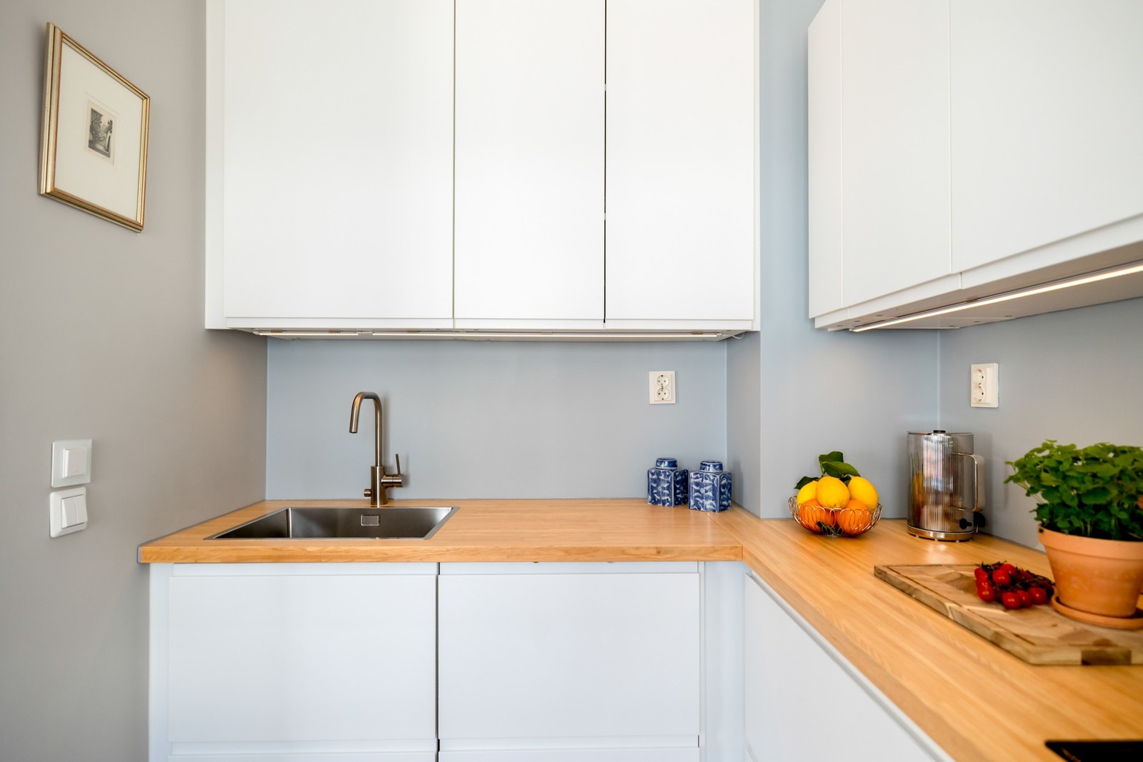 Benkeplaten er i laminat. Galleribilde