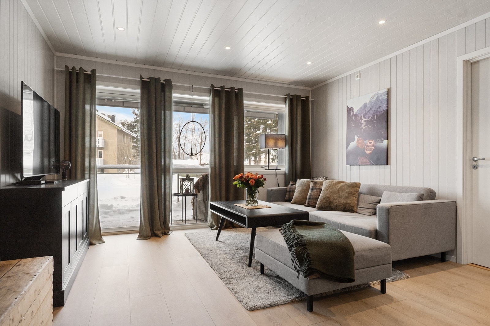 Adkomst ut til terrasse. Galleribilde