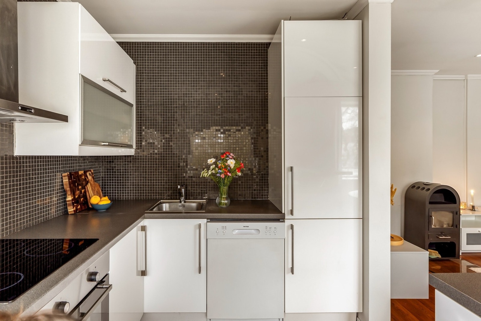 Her er det rikelig med benkeplass for å kokkelere til hele vennegjengen Galleribilde