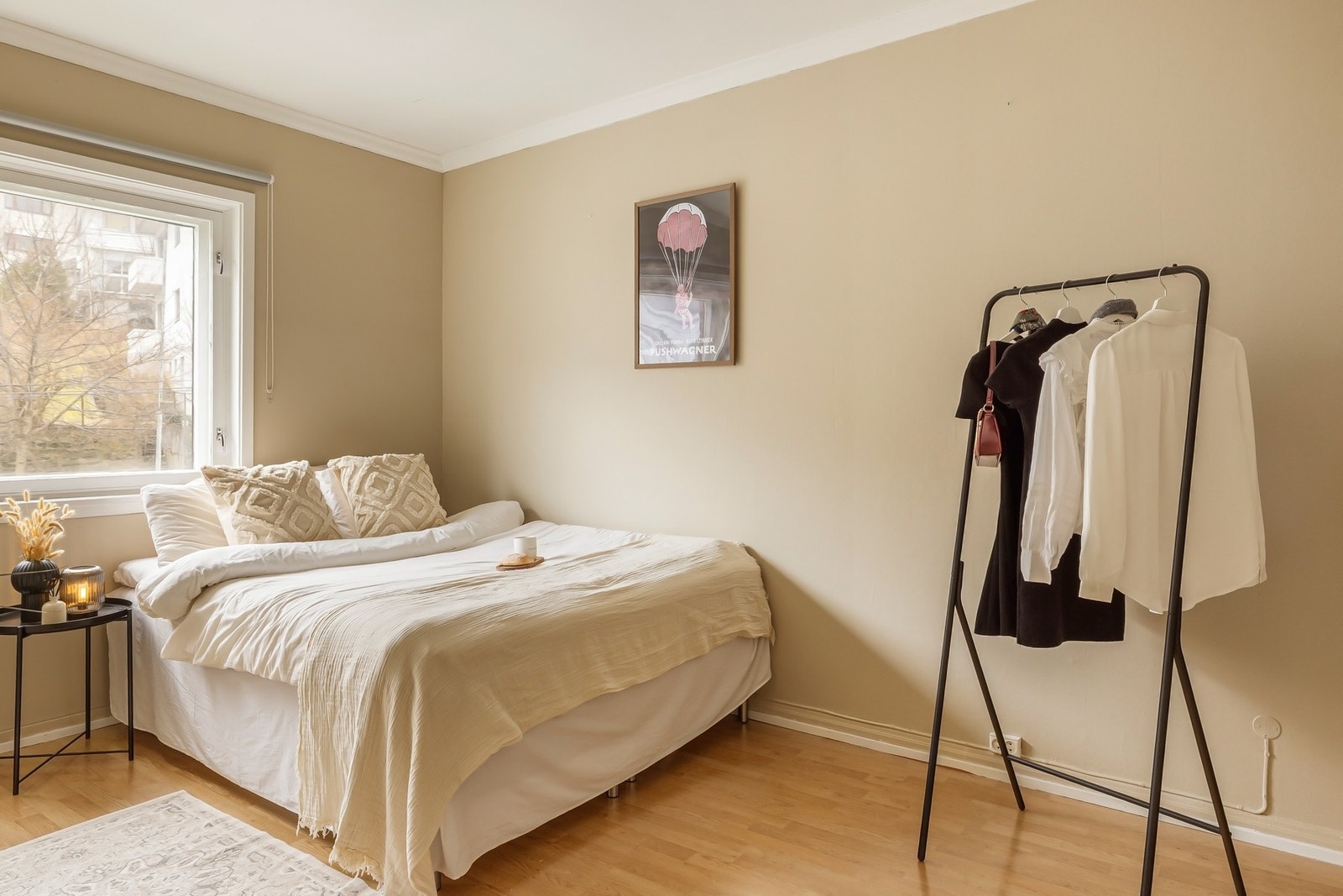 Hovedsoverommet er av meget romslig størrelse på hele 12 kvm. Galleribilde