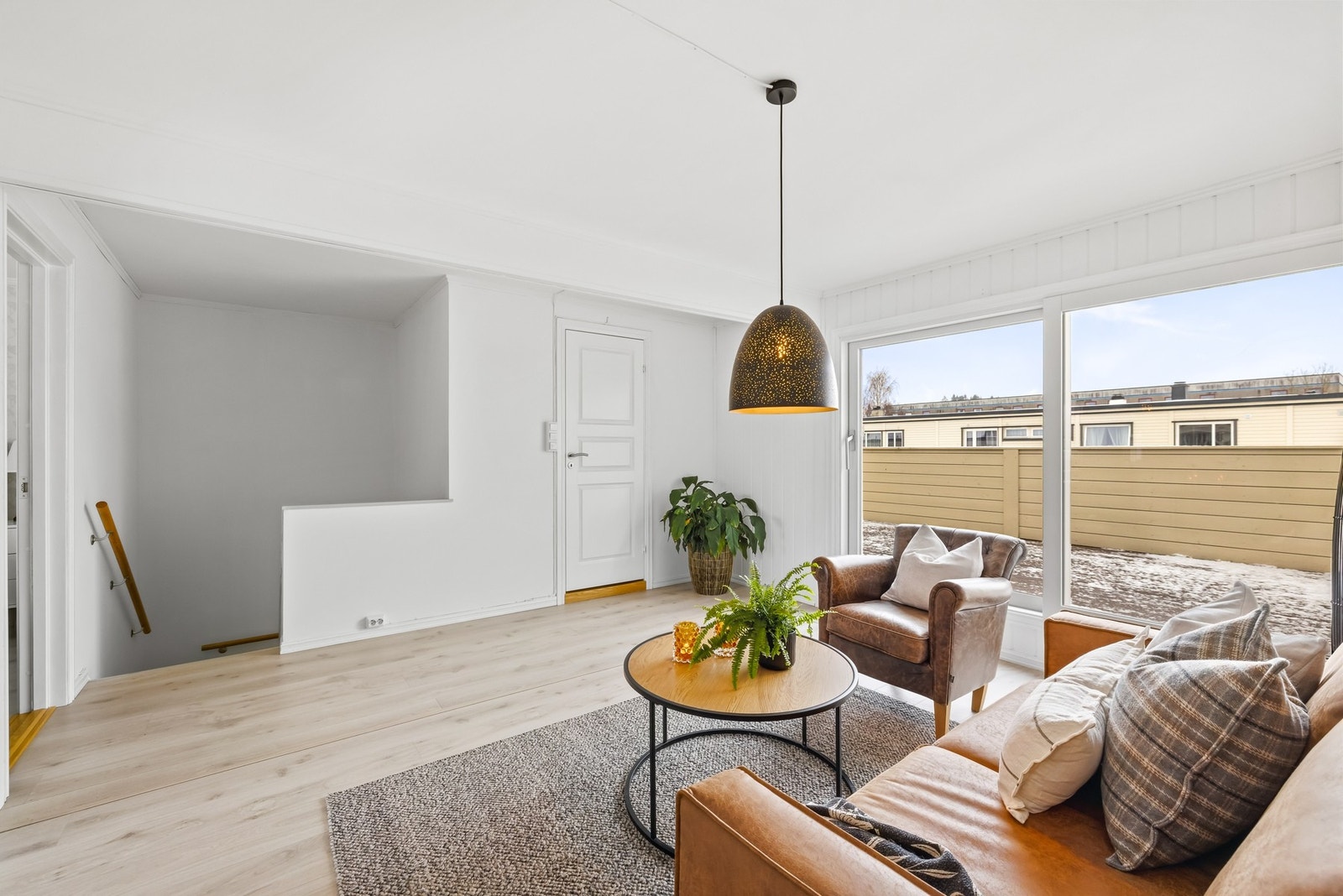 TV-stuen er også romslig. Dette kan enkelt gjøres om til et soverom. Alt etter ønske og behov. Galleribilde