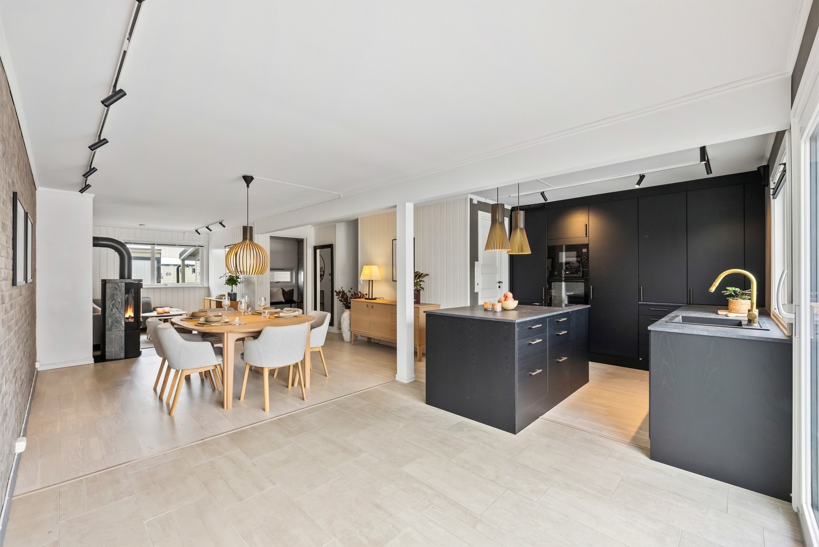 Hele denne etasjen har gulvvarme. Deilig! Galleribilde