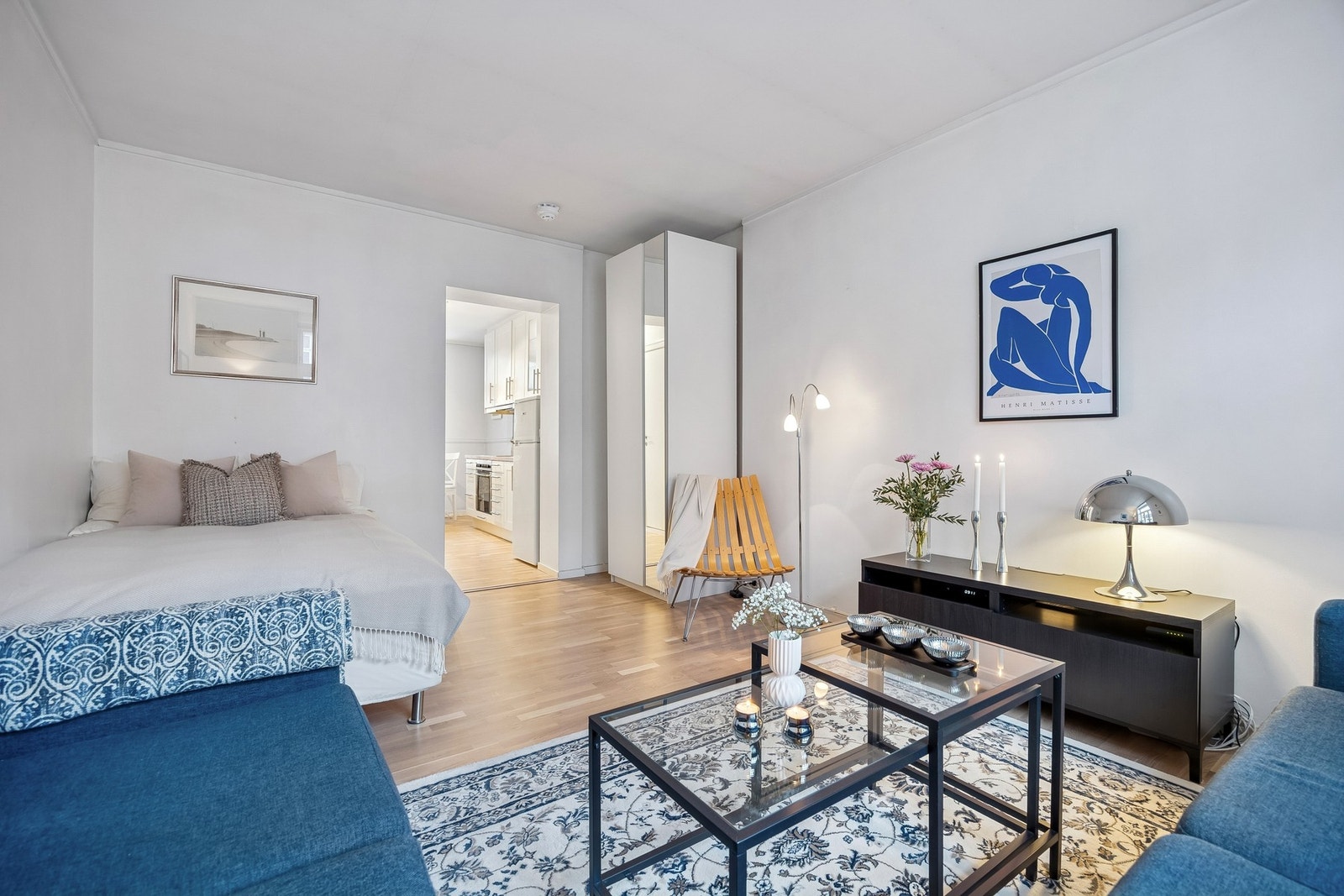 Gulvflater er belagt med parkett. Galleribilde