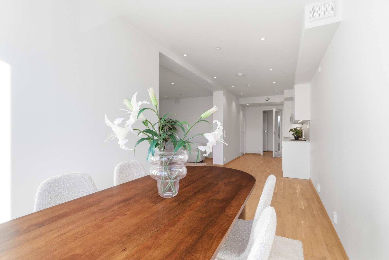 Denne boligen har energimerke Grønn B og kvalifiserer også til Grønt boliglån med ekstra gunstig finansiering i SpareBank 1 Nord-Norge. Kontakt bankrådgiver eller megler for mer informasjon om dette. Galleribilde