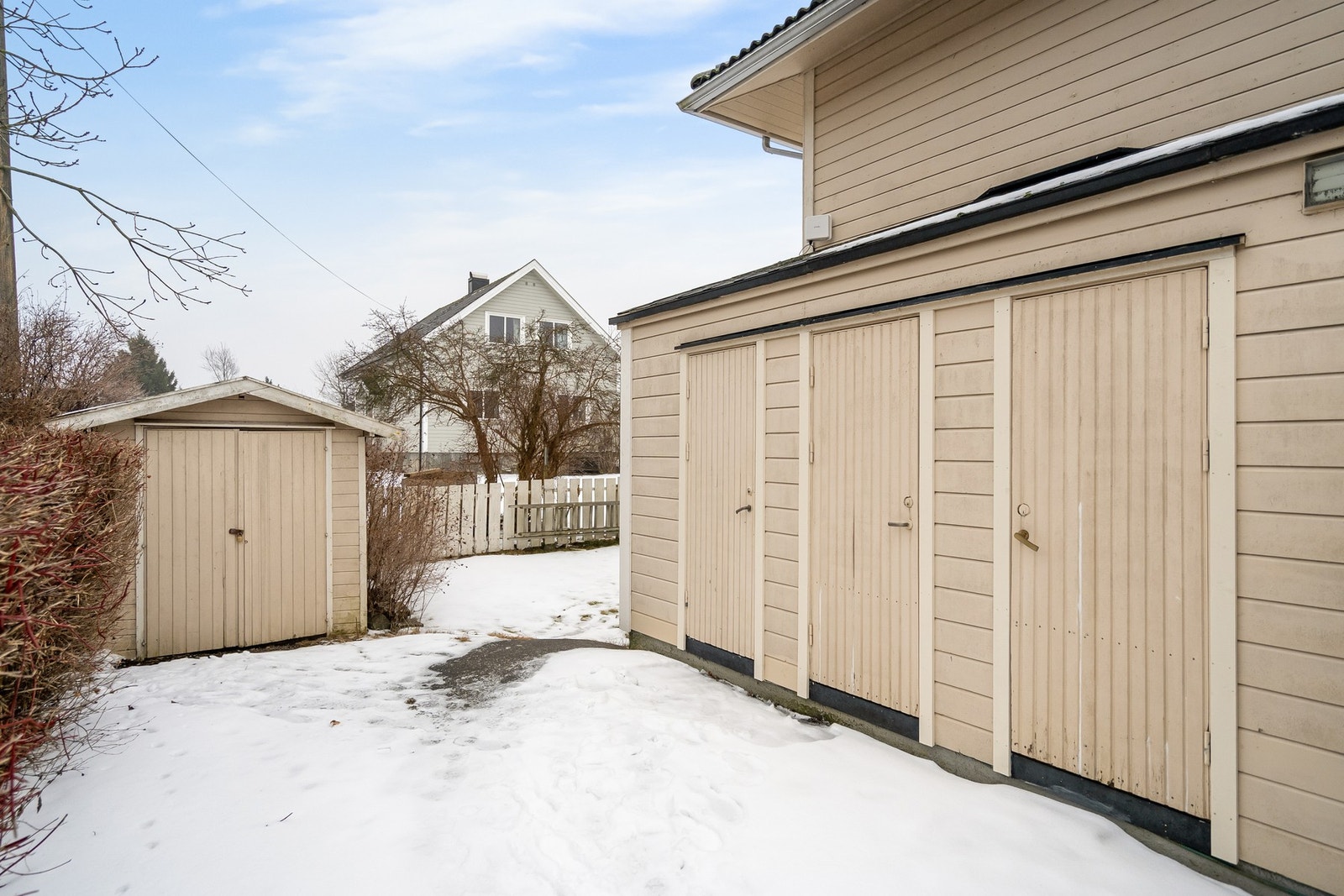 Utvendig bod. Det medfølger også garasjeplass til leiligheten. Galleribilde