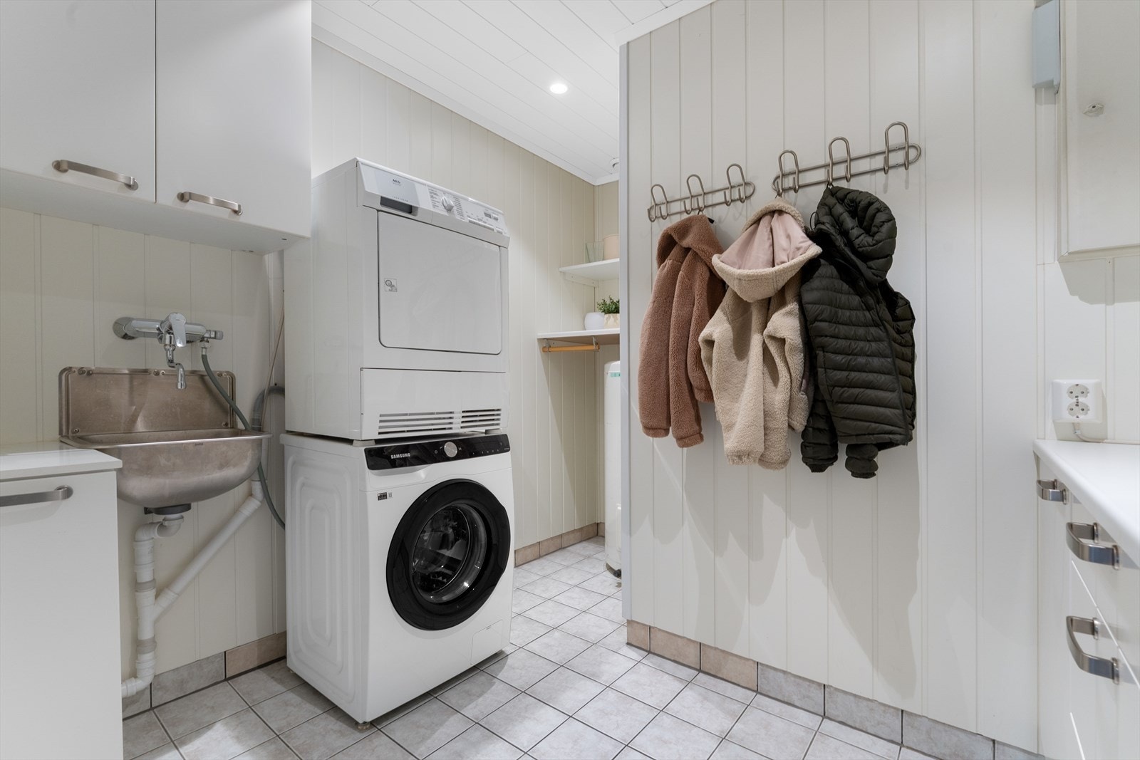 Romslig vaskerom Galleribilde