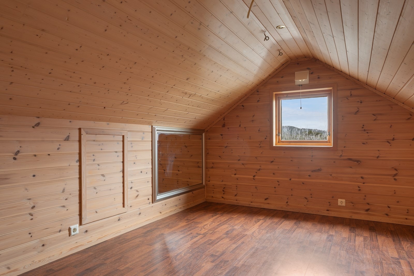 Rom over garasjen Galleribilde