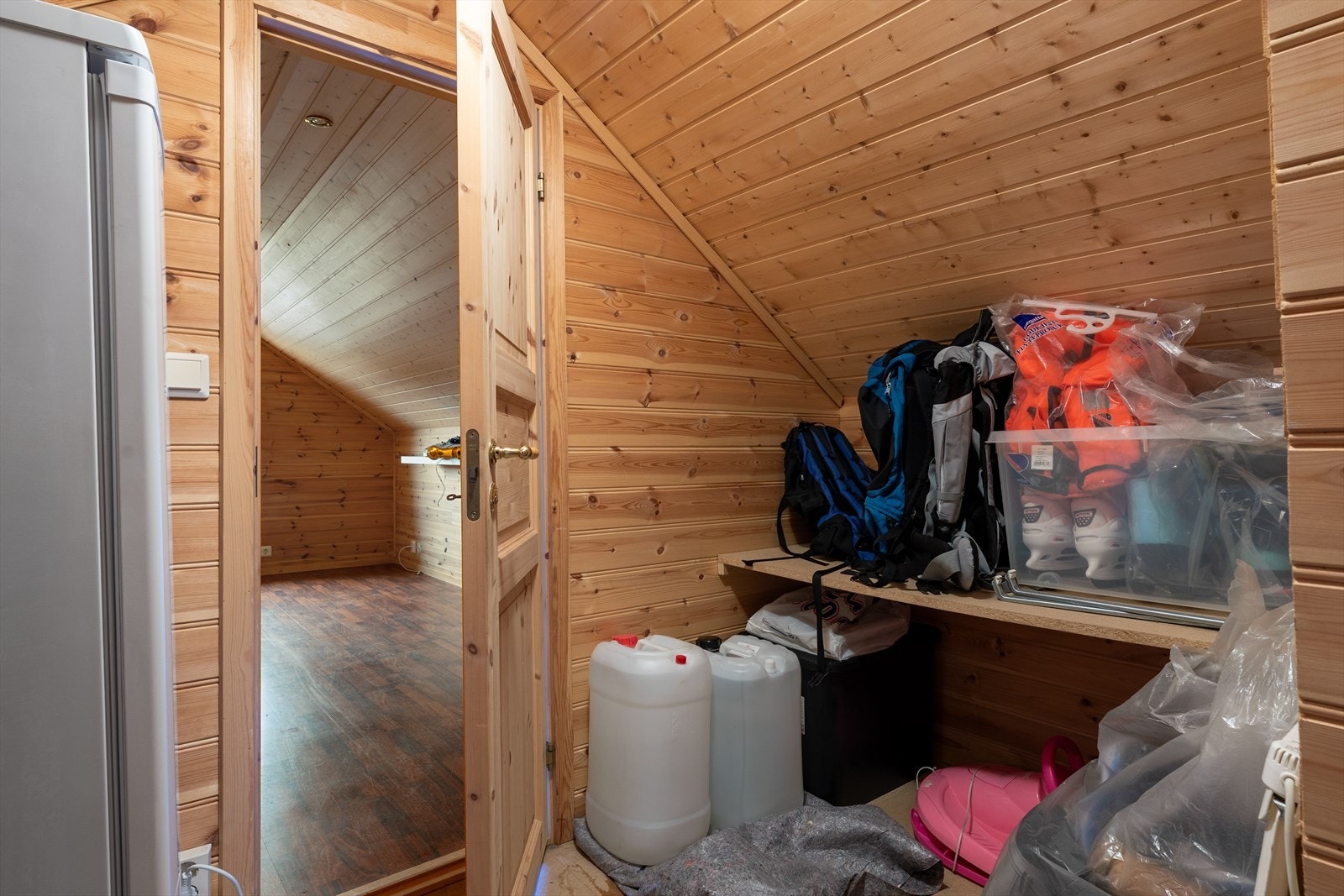 Rom over garasjen Galleribilde