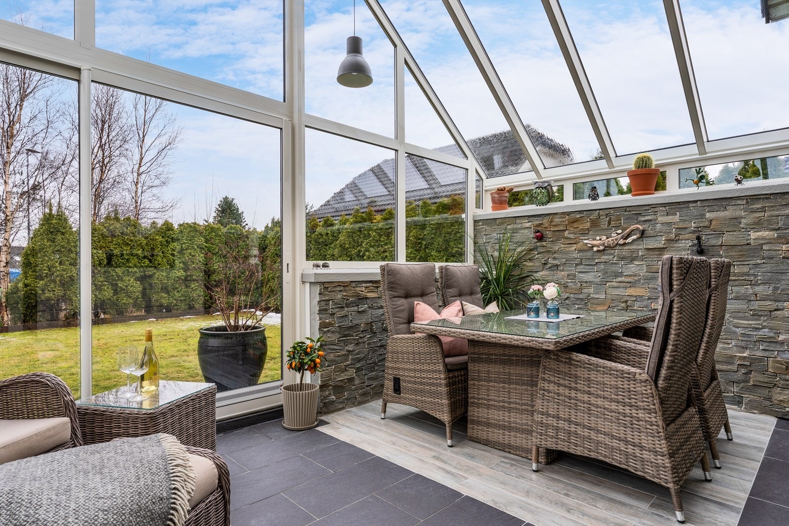 Her kan man sitte ute året rundt Galleribilde